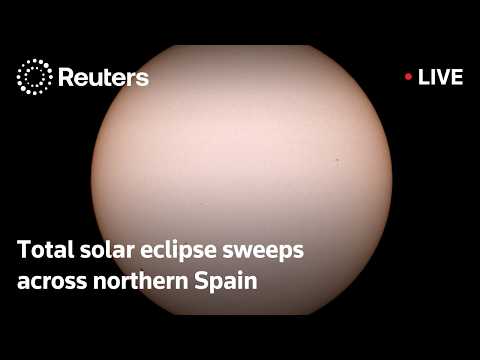 live:-total-solar-eclipse-sweeps-across-northern-spain