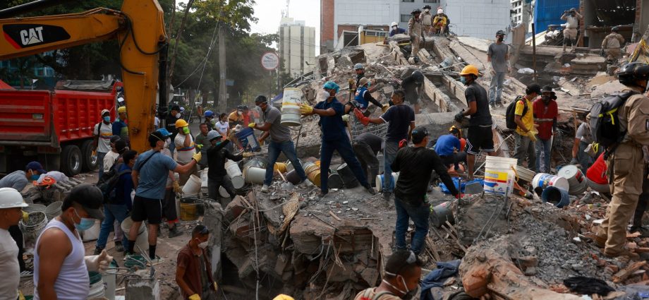 colombia-declares-three-days-of-mourning-after-deadly-earthquake