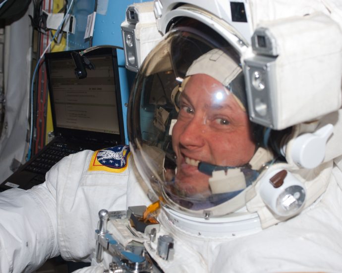 nasa-astronaut-mike-fincke-leaves-nasa,-career-includes-4-spaceflights