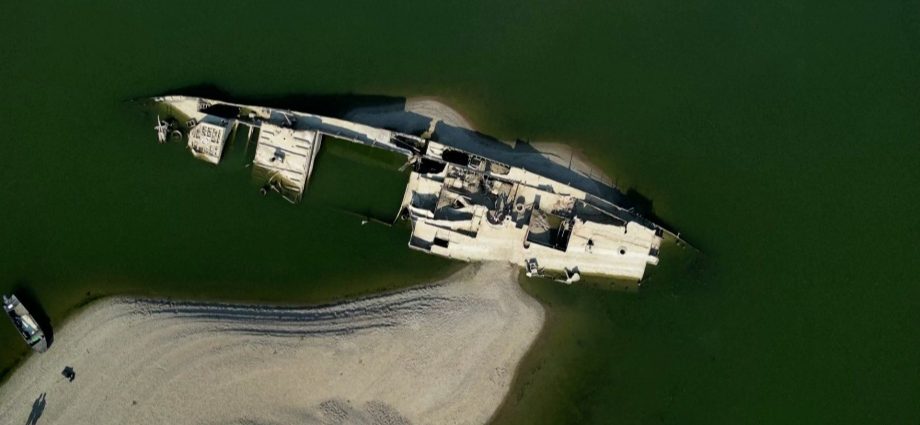 drought-exposes-nazi-era-warship-wrecks-beneath-the-danube