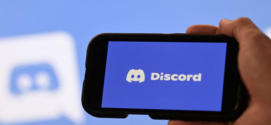 brazil-orders-discord-to-suspend-livestreams-after-teen’s-death