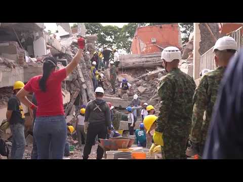 digging-for-life-in-colombia’s-quake-zone