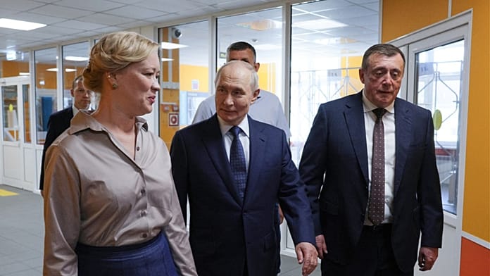 tokyo-issues-angry-response-as-putin-makes-his-first-visit-to-the-disputed-kuril-islands