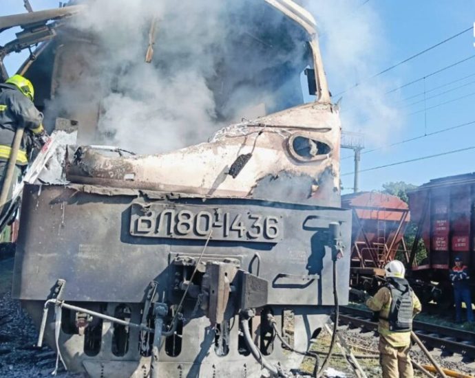 two-railway-workers-killed:-a-russian-jet-drone-hit-their-train’s-locomotive-in-odesa-oblast