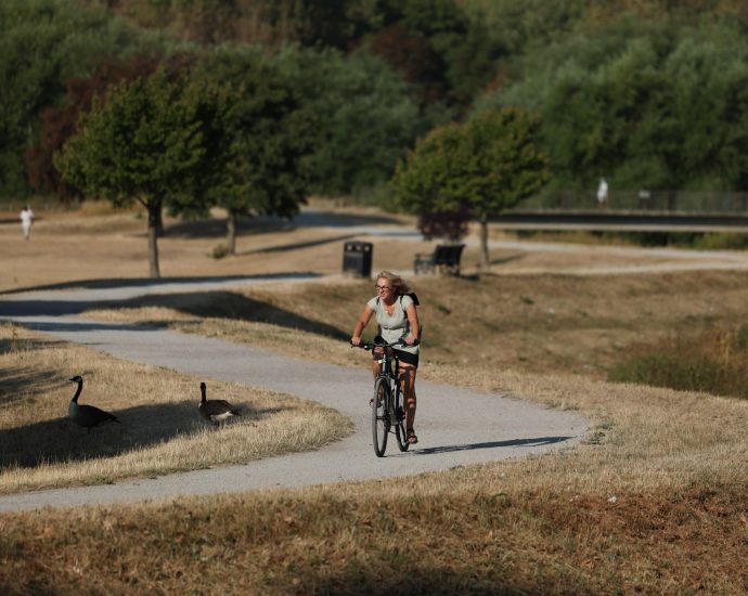 more-than-135-million-people-in-europe-set-for-temperatures-over-35c