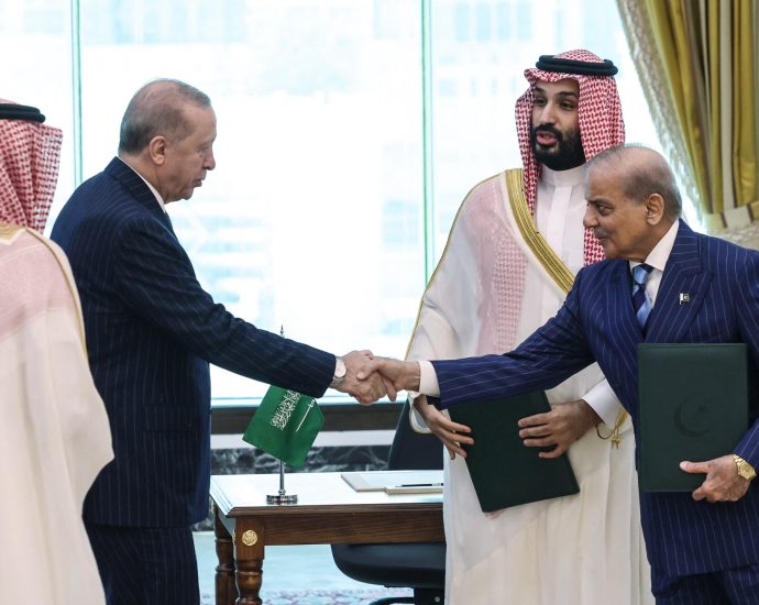 turkiye-lays-out-‘mechanisms’-of-defence-pact-with-pakistan,-saudi-arabia