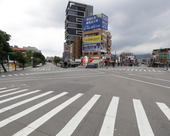 taiwan-briefly-slows-its-mobile-internet-to-text-only-speed-as-part-of-defense-drill