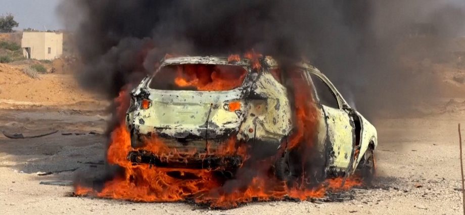 israeli-strikes-in-gaza-kill-two,-including-police-chief