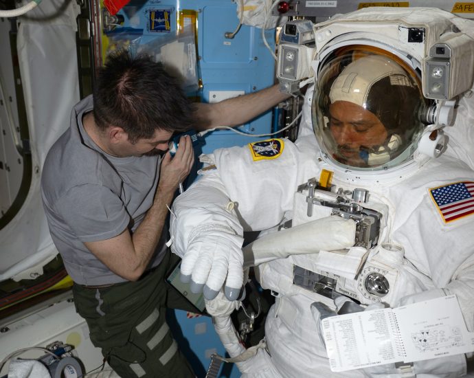thursday-packed-with-more-spacewalk-preps-and-advanced-tech-research