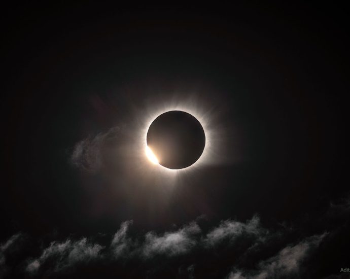 apod:-2026-august-14-–-total-solar-eclipse-from-greenland