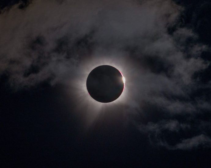 Total solar eclipse stuns skywatchers | Space photo of the day for Aug. 13, 2026