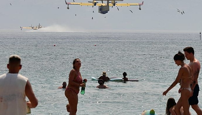 croatia-wildfire-near-omis-injures-residents-and-disrupts-holiday-travel