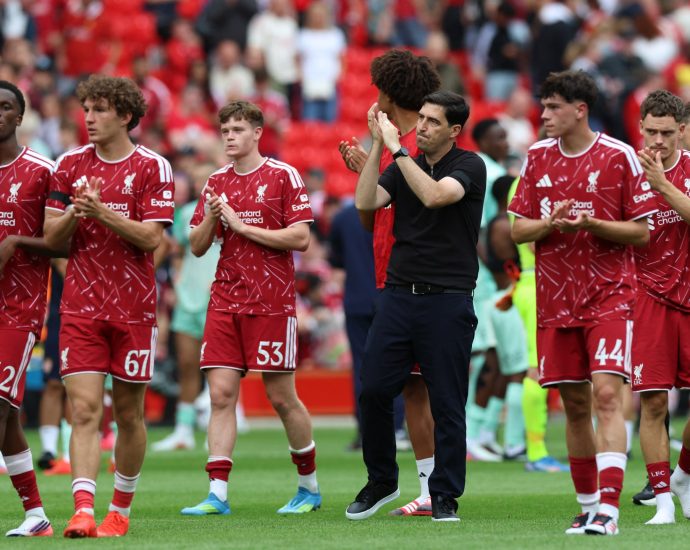 liverpool-to-sell-minority-stake-to-consortium-including-jeff-bezos