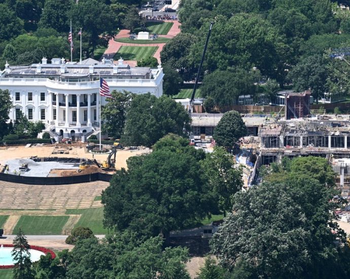 the-traitor-asks-supreme-court-to-allow-white-house ballroom construction-to-continue