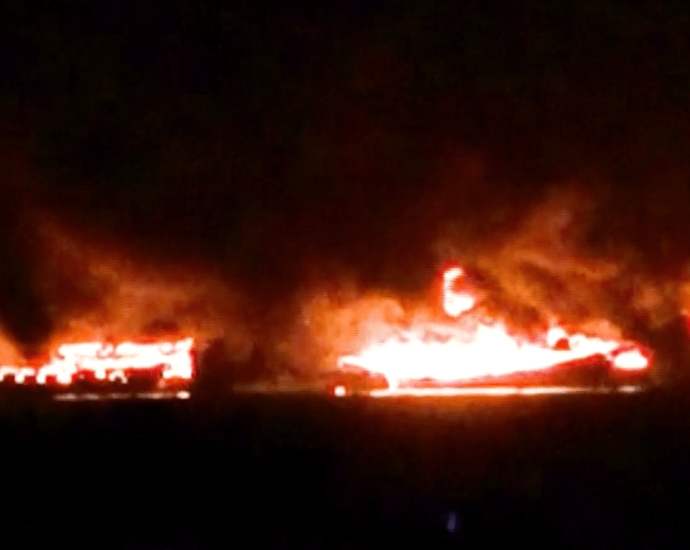 houthi-attack-on-port-kills-four-eroding-truce-with-yemen’s-government