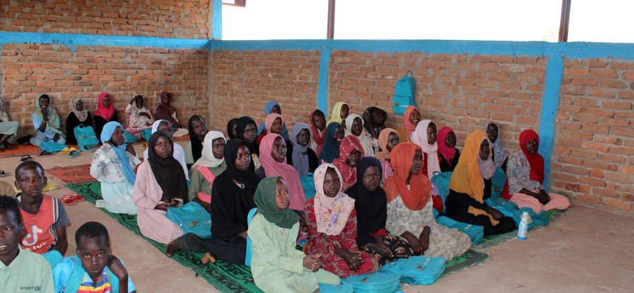 how-a-sudanese-refugee-became-a-head-teacher-in-a-chadian-camp