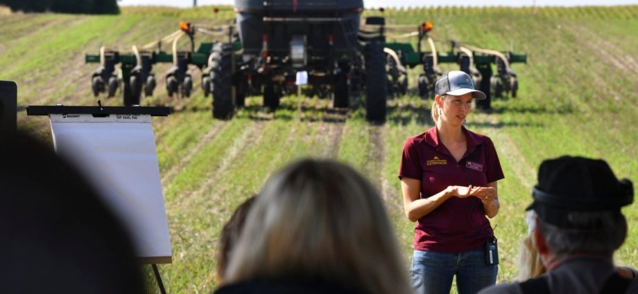 expanding-and-deepening-climate-reporting-through-local-messengers