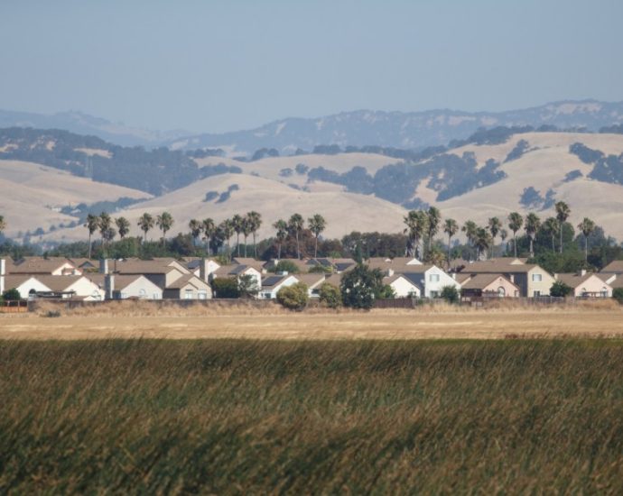 cyberattack-knocks-out-california-city’s-911-operations