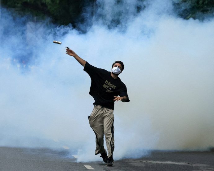 sedition-to-anthem:-many-lives-of-‘azadi’-chants-in-india’s-youth-protests