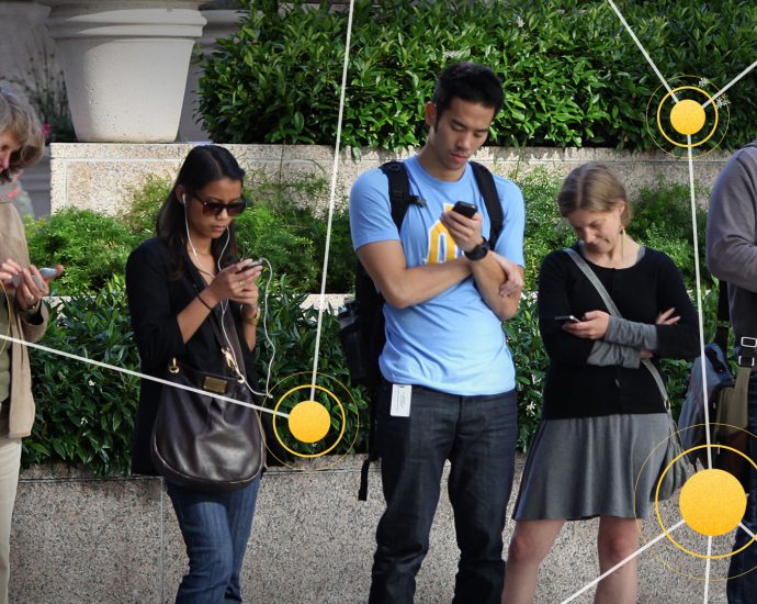 everyone-is-glued-to-their-phones.-these-apps-and-gadgets-may-help-you-disconnect