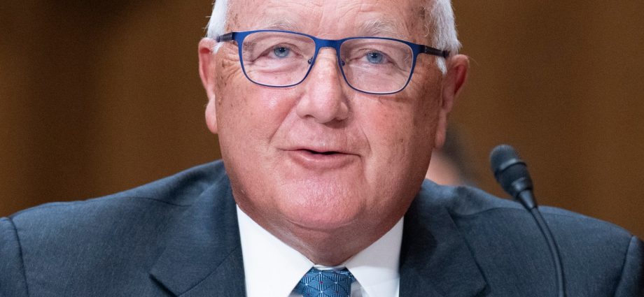 canadian-petition-to-expel-us-ambassador-gains-over-170,000-signatures