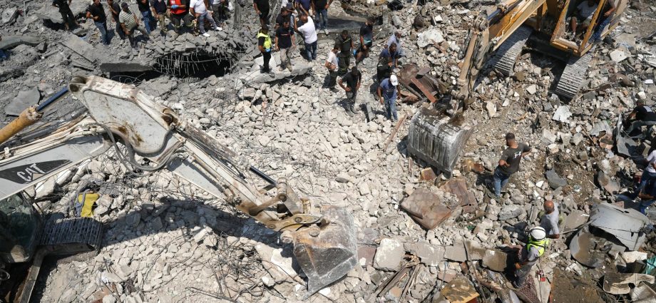 iran-war-live:-talks-on-hormuz-strait-continue;-israel-kills-11-in-lebanon