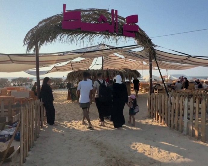 al-jazeera-journalist-opens-beach-cafe-in-the-gaza-she-loves