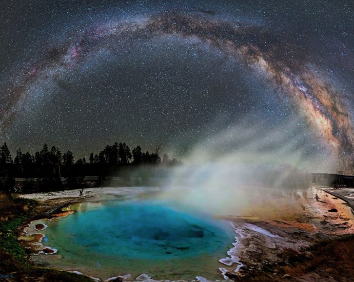 apod:-2026-august-16-–-milky-way-over-yellowstone
