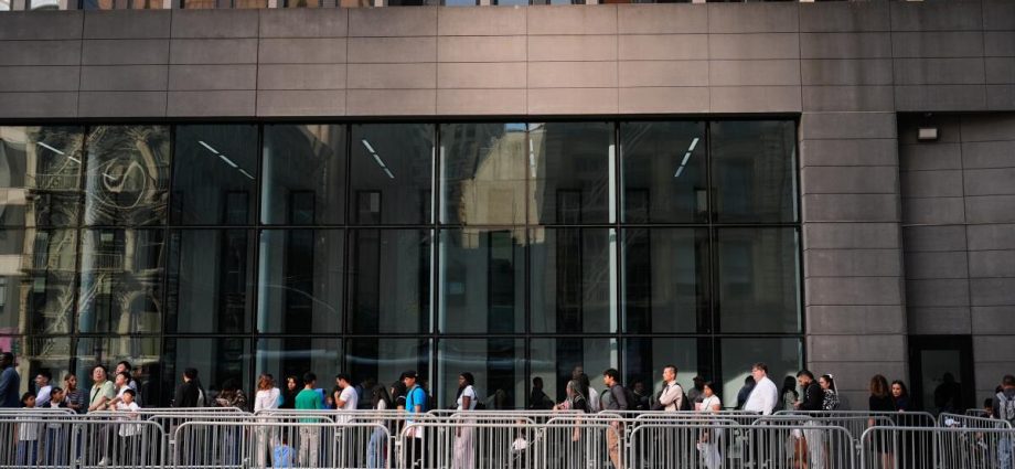 court-ruling-narrows-pathway-to-citizenship-for-daca-recipients