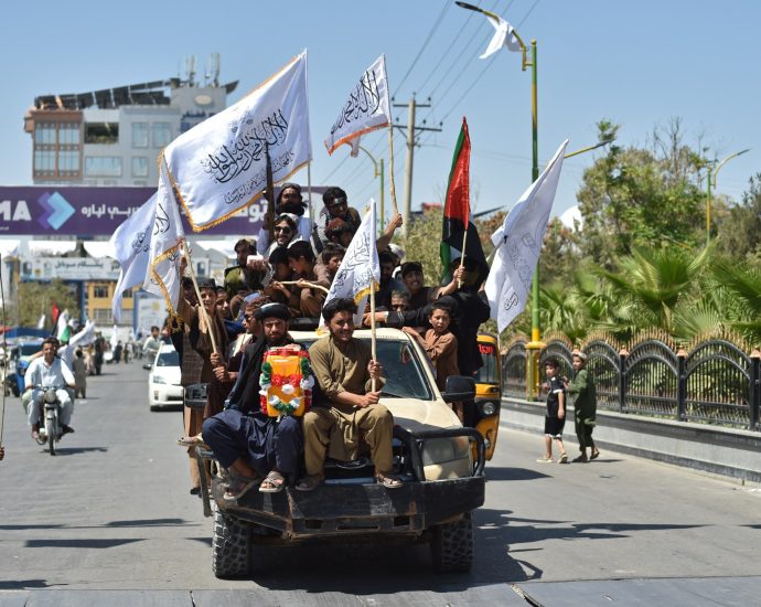 photos:-patriotic-music-and-flags-mark-taliban-rule-anniversary-in-kabul