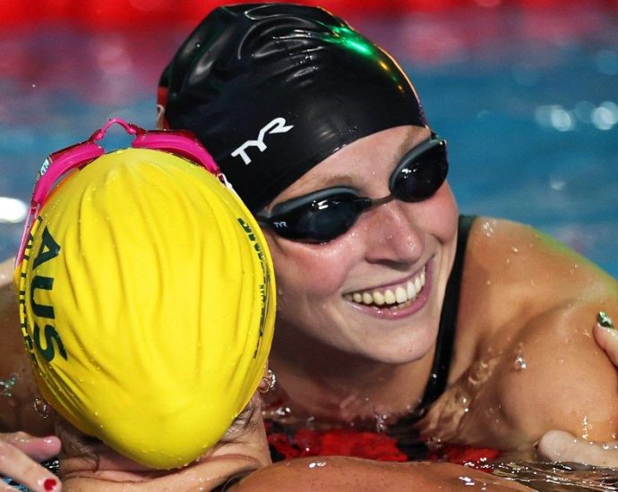 douglass-breaks-50m-freestyle-swimming-world-record,-ledecky-loses-800m