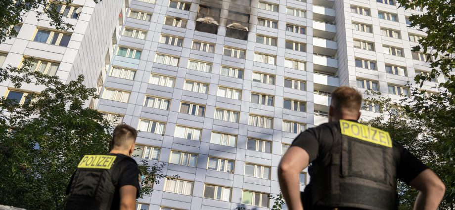 woman-leaps-from-11th-floor-ledge-into-firefighter’s-arms-as-berlin-high-rise-burns