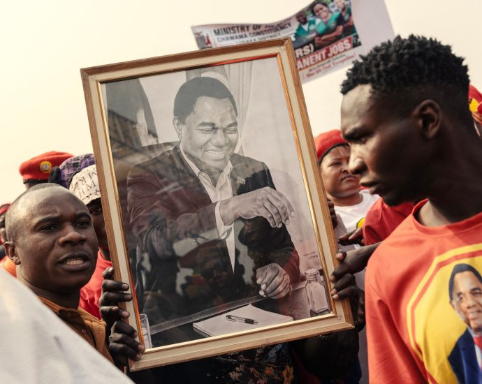 zambia-incumbent-takes-early-election-lead-as-opposition-alleges-armed-raid