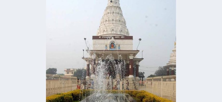 at-least-six-dead-in-‘stampede-like’-incident-at-india-temple