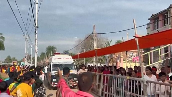 at-least-seven-killed-in-stampede-at-hindu-temple-in-india