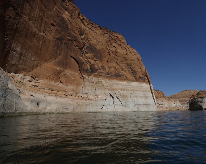 lake-powell-gets-to-its-lowest-level-days-after-mead-sees-record-low
