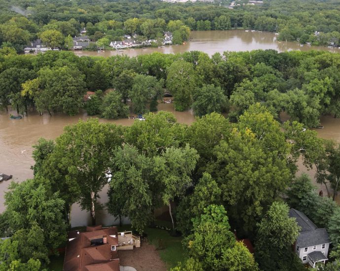 at-least-6-people-dead-because-of-historic-floods-in-indiana