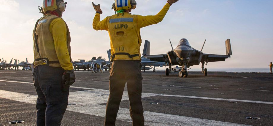 uss-lincoln-is-coming-home.-officials-disagree-over-conditions-on-board