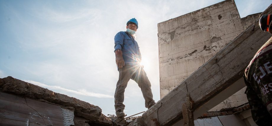 as-rubble-clears,-colombia-begins-focusing-on-recovery-after-the-earthquake