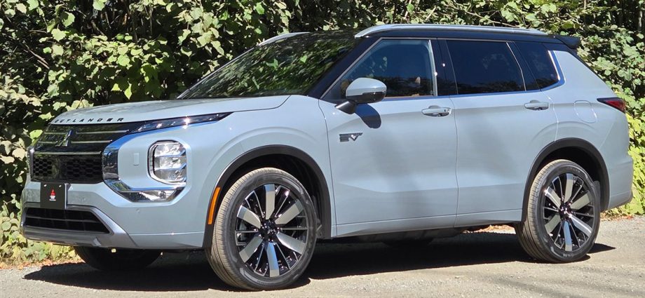 2026-mitsubishi-outlander-phev:-first-drive-of-updated-45-mile-plug-in-hybrid-suv