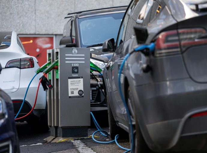 Faster charging, safer batteries? New research could help overcome an electric vehicle bottleneck