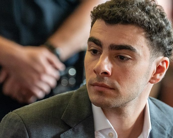 luigi-mangione’s-state-murder-trial-effectively-postponed-after-federal-guilty-plea-in-double-jeopardy-claim