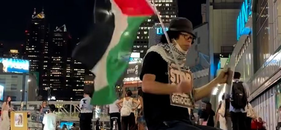 japanese-activist-keeps-protesting-against-israel’s-genocide-in-gaza