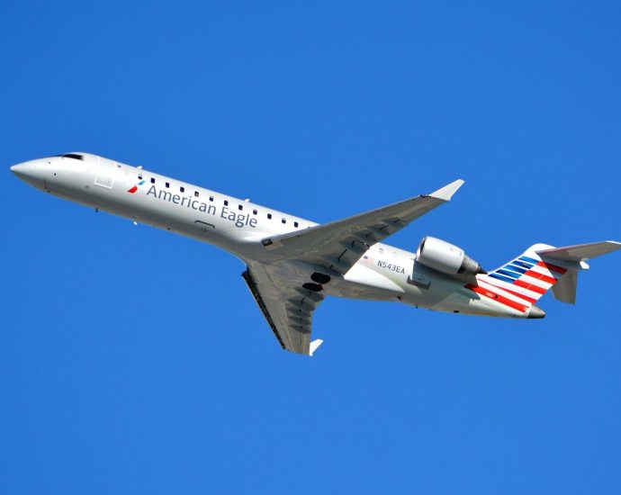 deja-vu:-2-american-airlines-crjs-with-identical-callsigns-nearly-cross-paths
