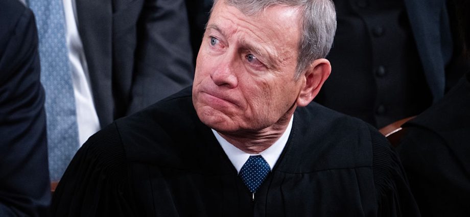 john-roberts-is-still-in-the-tank-for-the-traitor