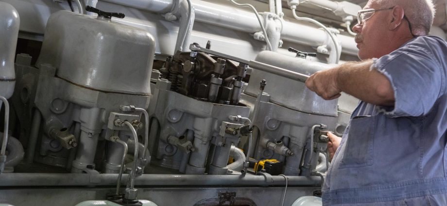 career-spotlight:-mechanic-(ages-14-18)