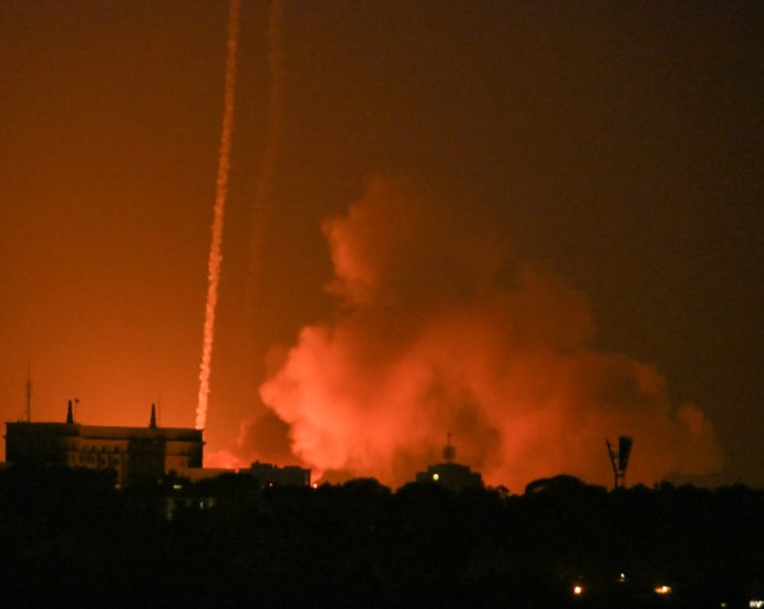 russian-strike-kills-3-in-ukraine-as-zelenskyy-faces-pressure-at-home
