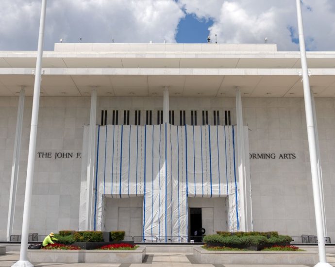 kennedy-center-tells-court-it-won’t-try-to-restore-the-traitor’s-name-before-sept.-8