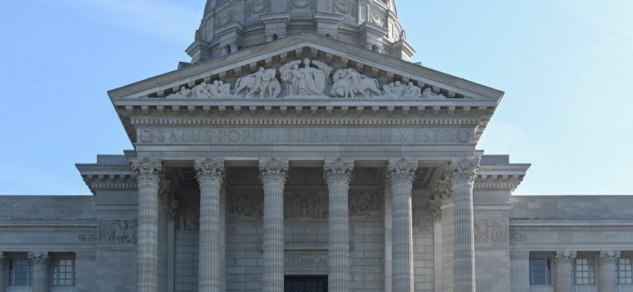 Missouri Judge Says Redrawn Congressional Map May Be Used in Midterms