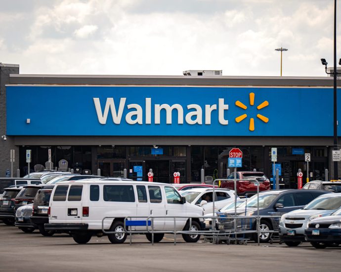 at-walmart,-billions-in-tariff-refunds-soften-the-blow-from-slower-sales-growth